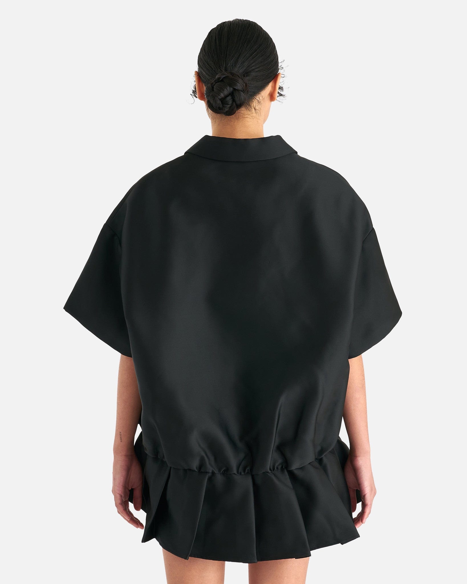 ShuShu/Tong Women Dresses Short Sleeved Hoodie Dress in Black