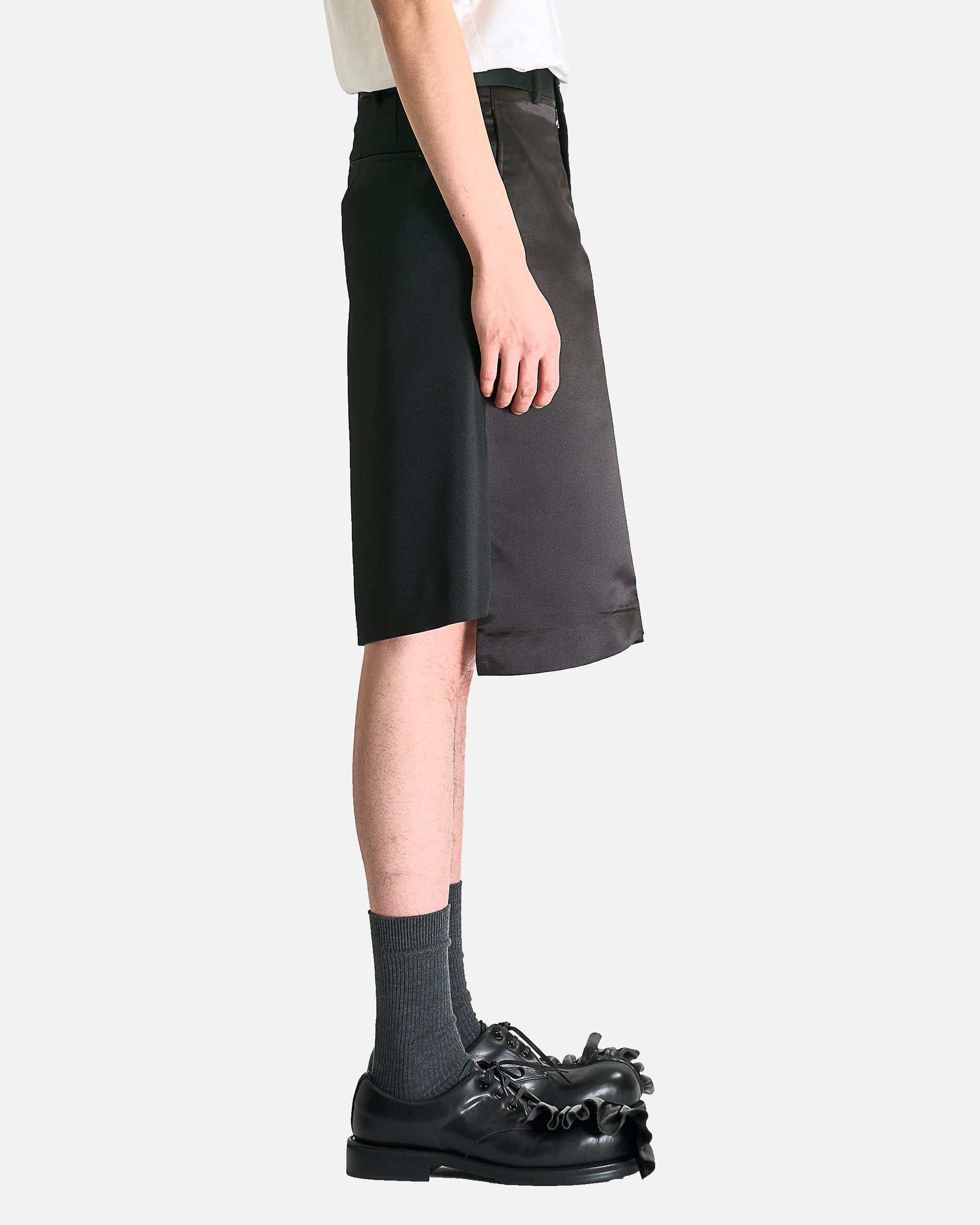 Shorts in Black – SVRN