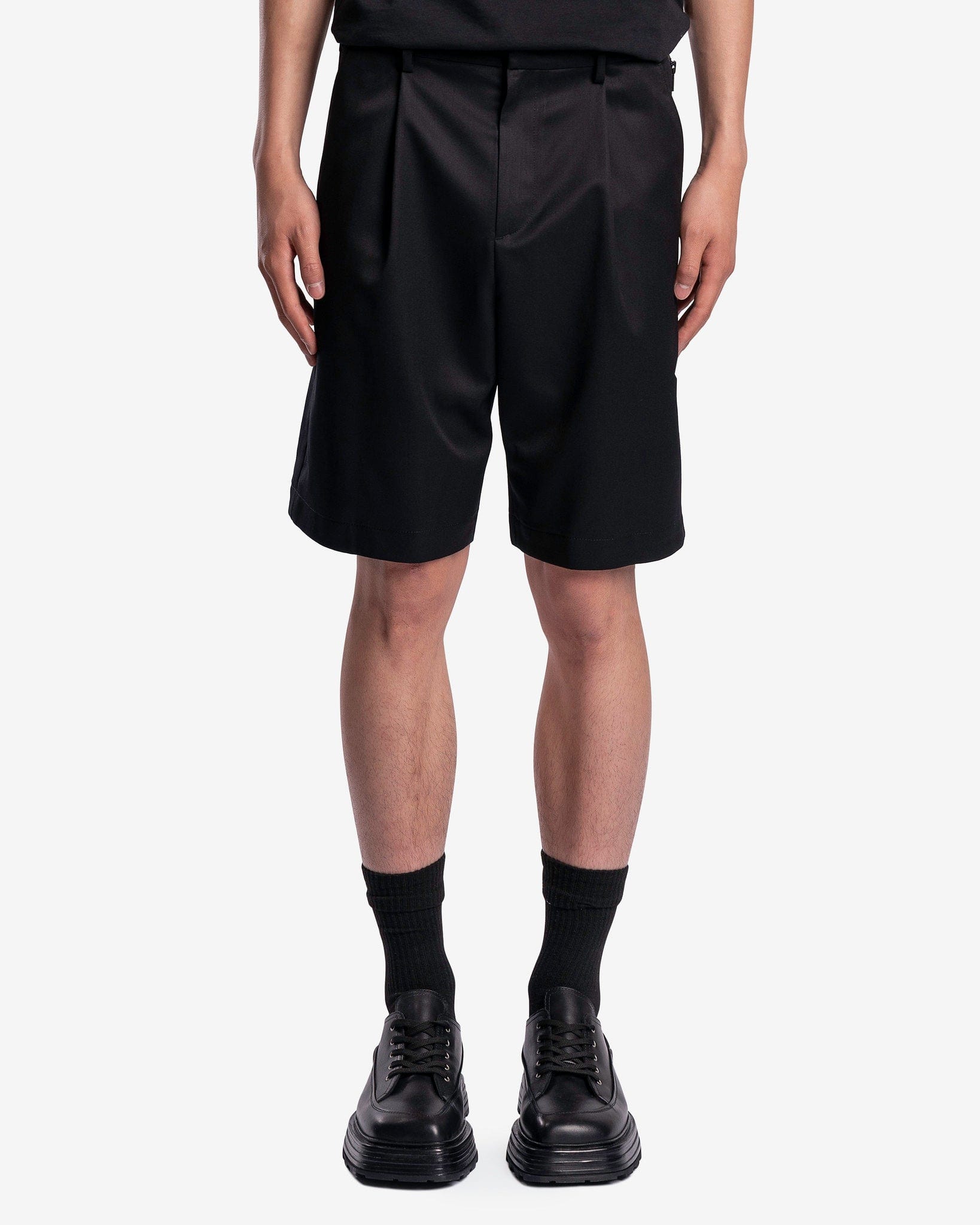 Juun.J Men's Shorts Side Seam Zipper Wool Shorts in Black