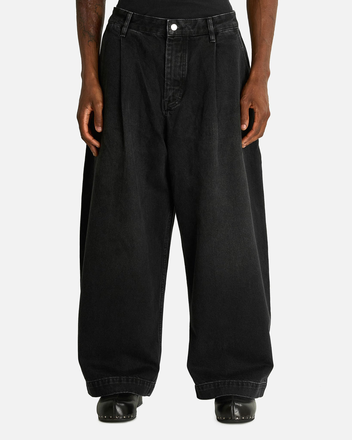 Studio Nicholson Men's Pants Single Pleat Pant in Washed Black