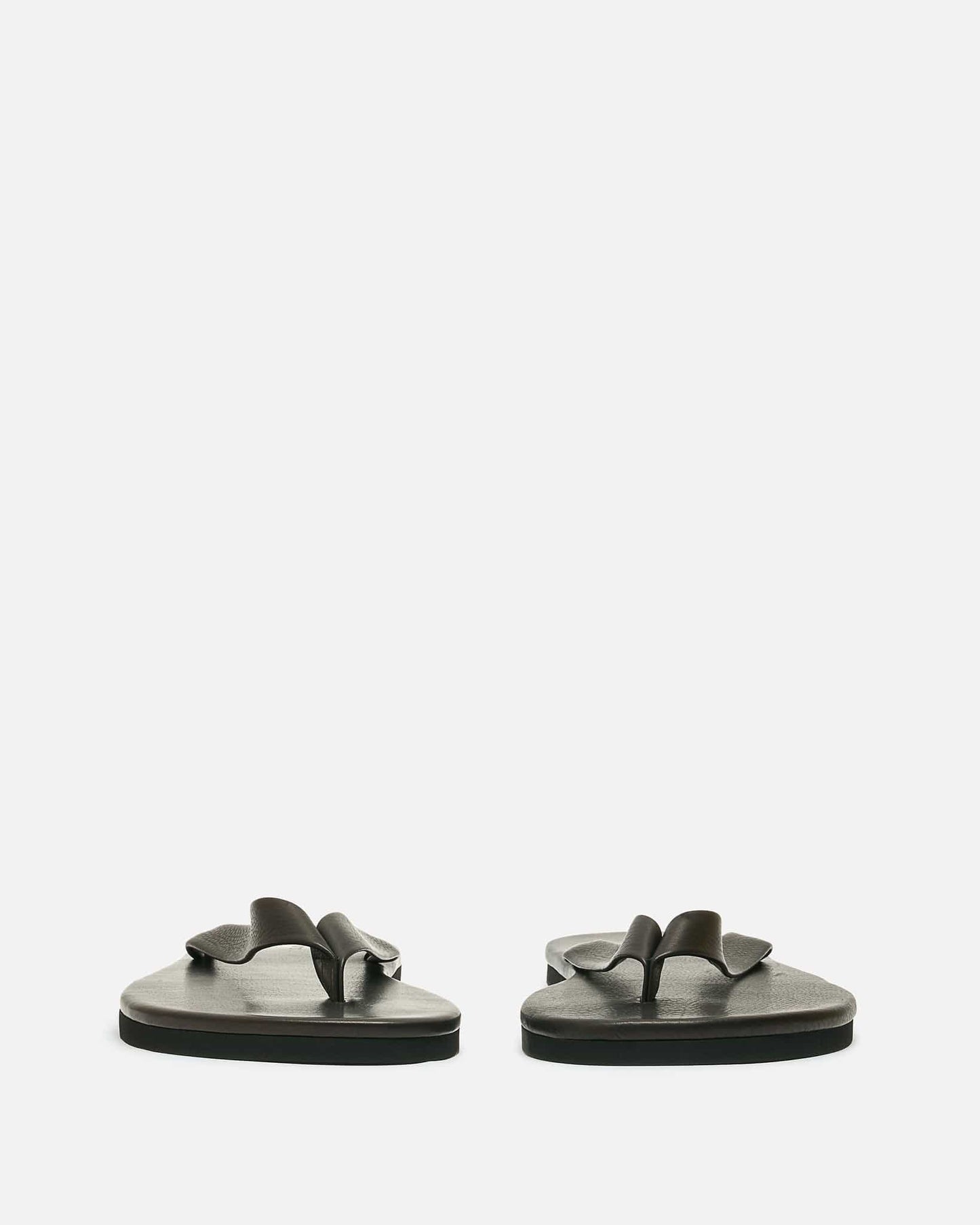 Auralee Men's Shoes Soft Leather Flip-Flops in Black