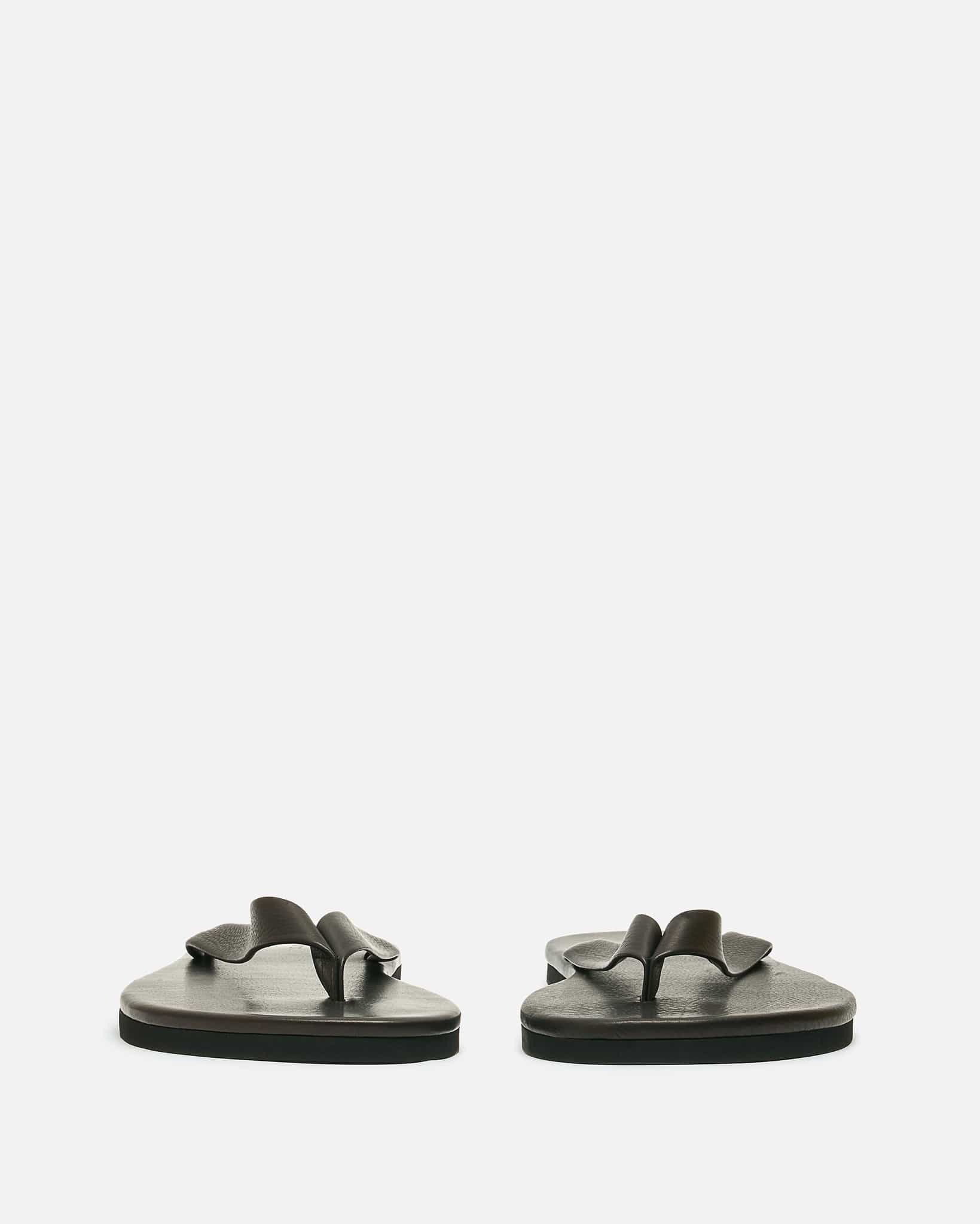 Auralee Men's Shoes Soft Leather Flip-Flops in Black