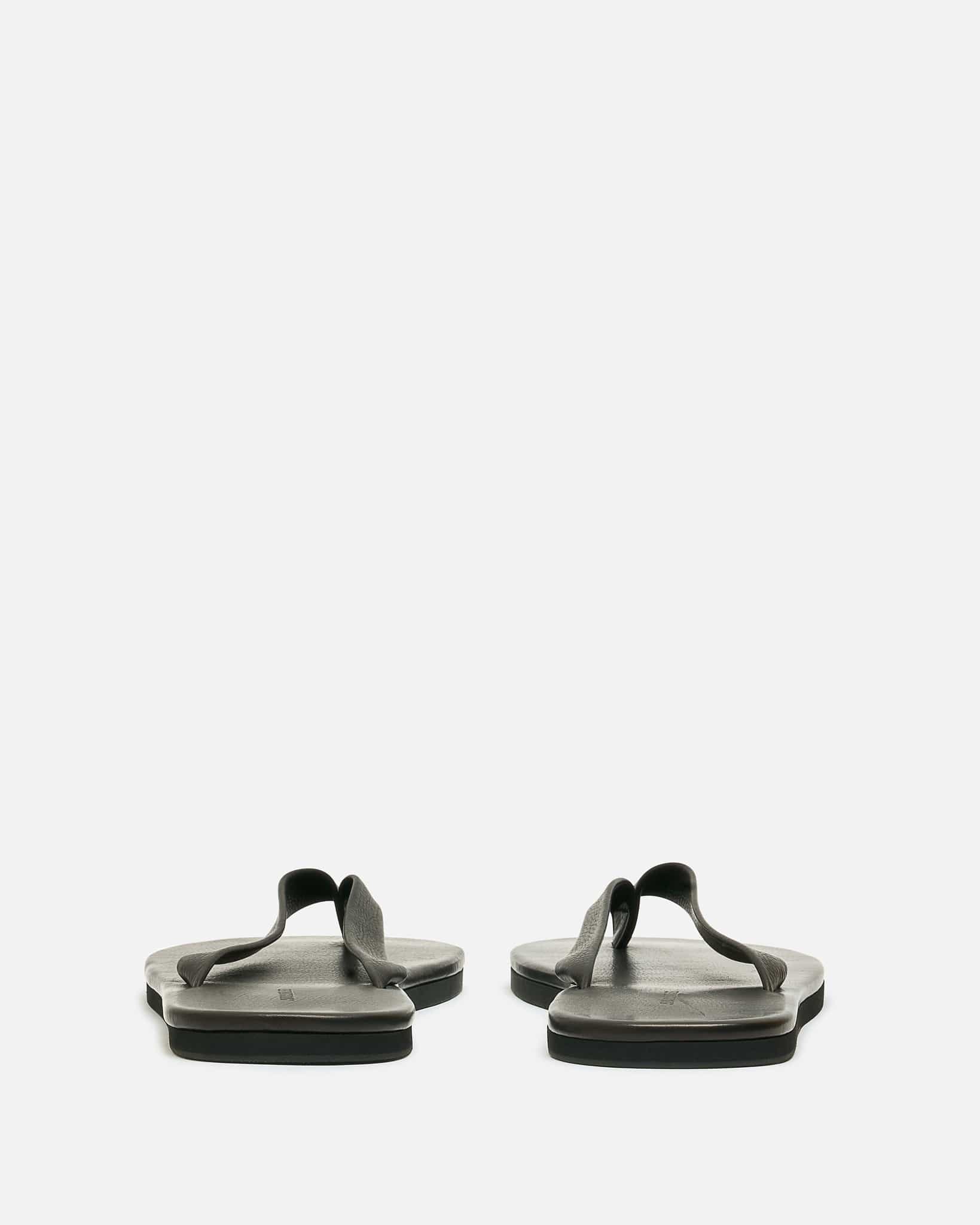 Auralee Men's Shoes Soft Leather Flip-Flops in Black
