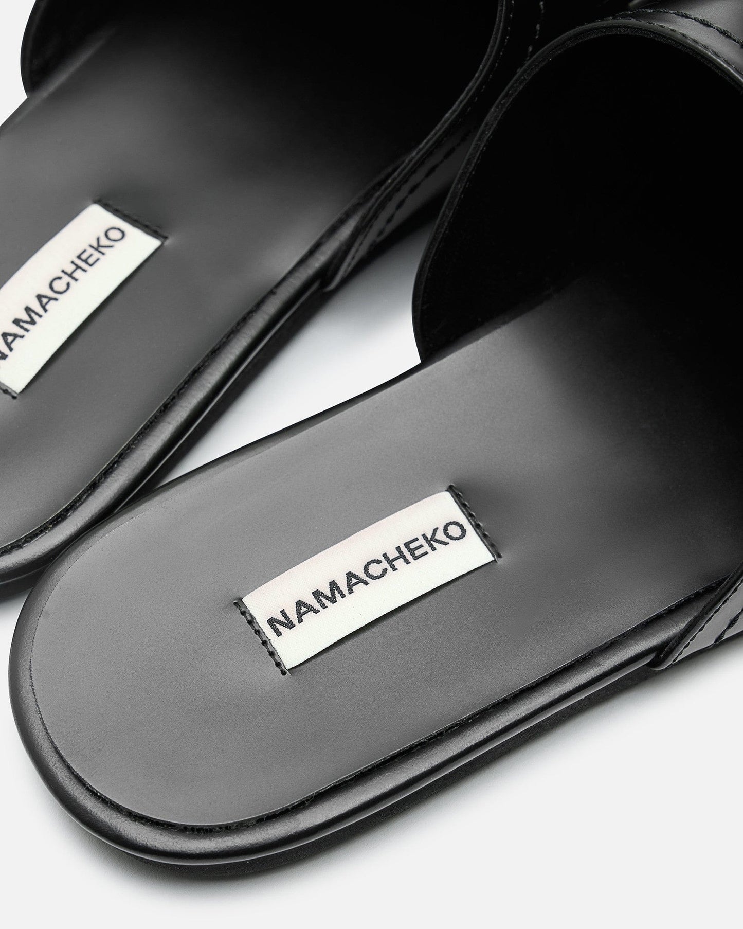 NAMACHEKO Men's Shoes Sweynthill Slipper in Black