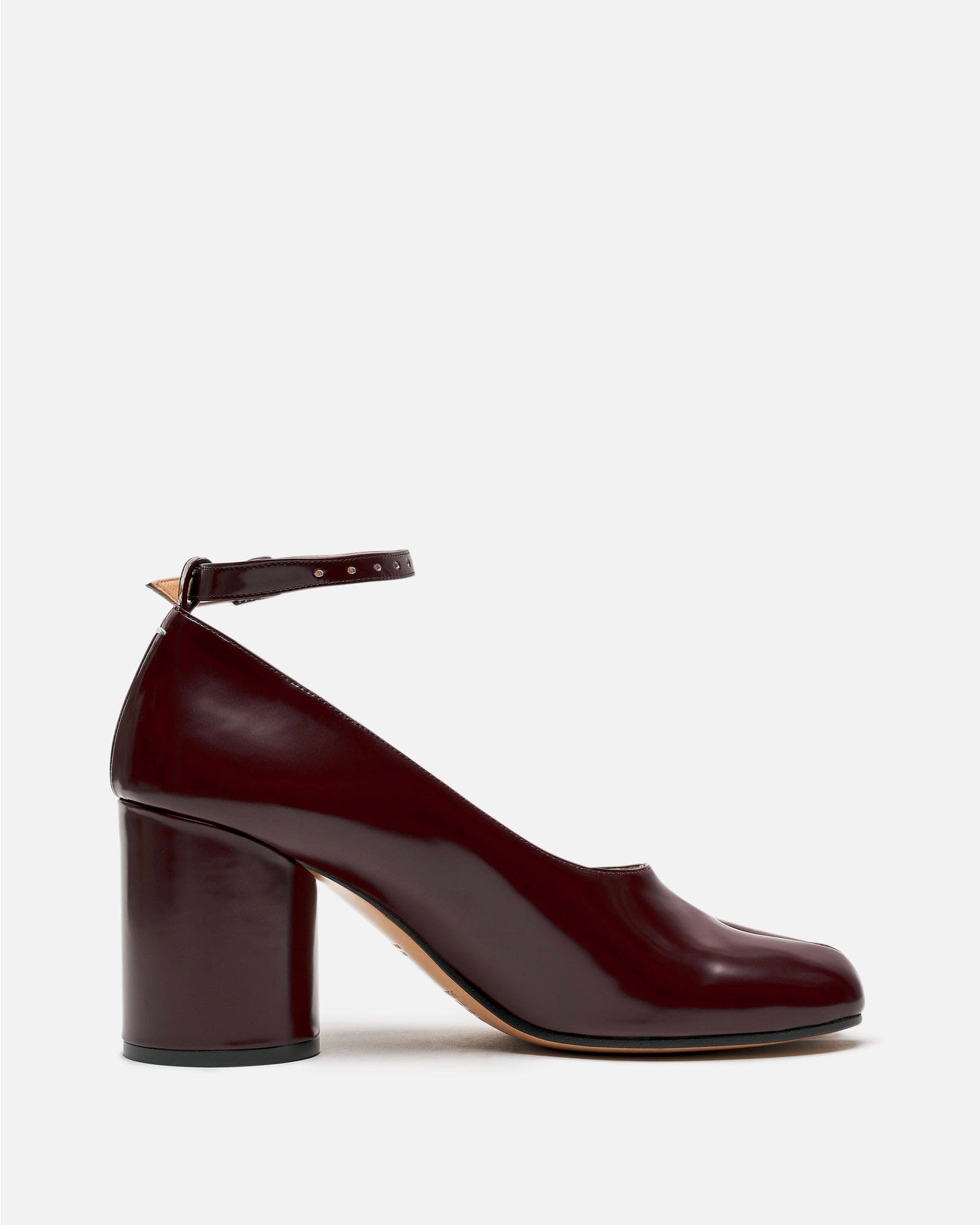 Maison Margiela Women Heels Tabi Pumps in Bordeaux