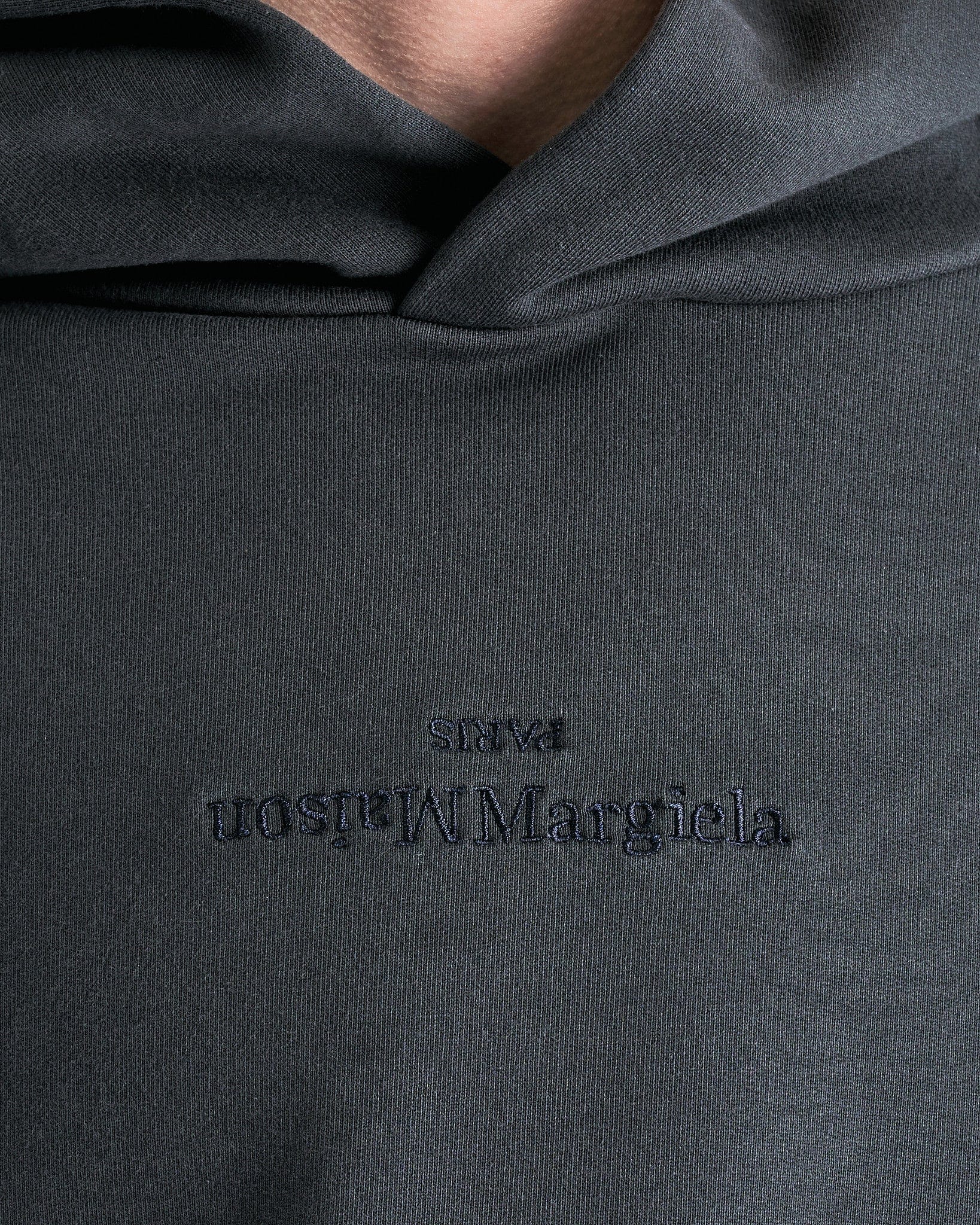 Maison Margiela Men's Sweatshirts Tonal Upside Down Logo Hoodies in Washed Black