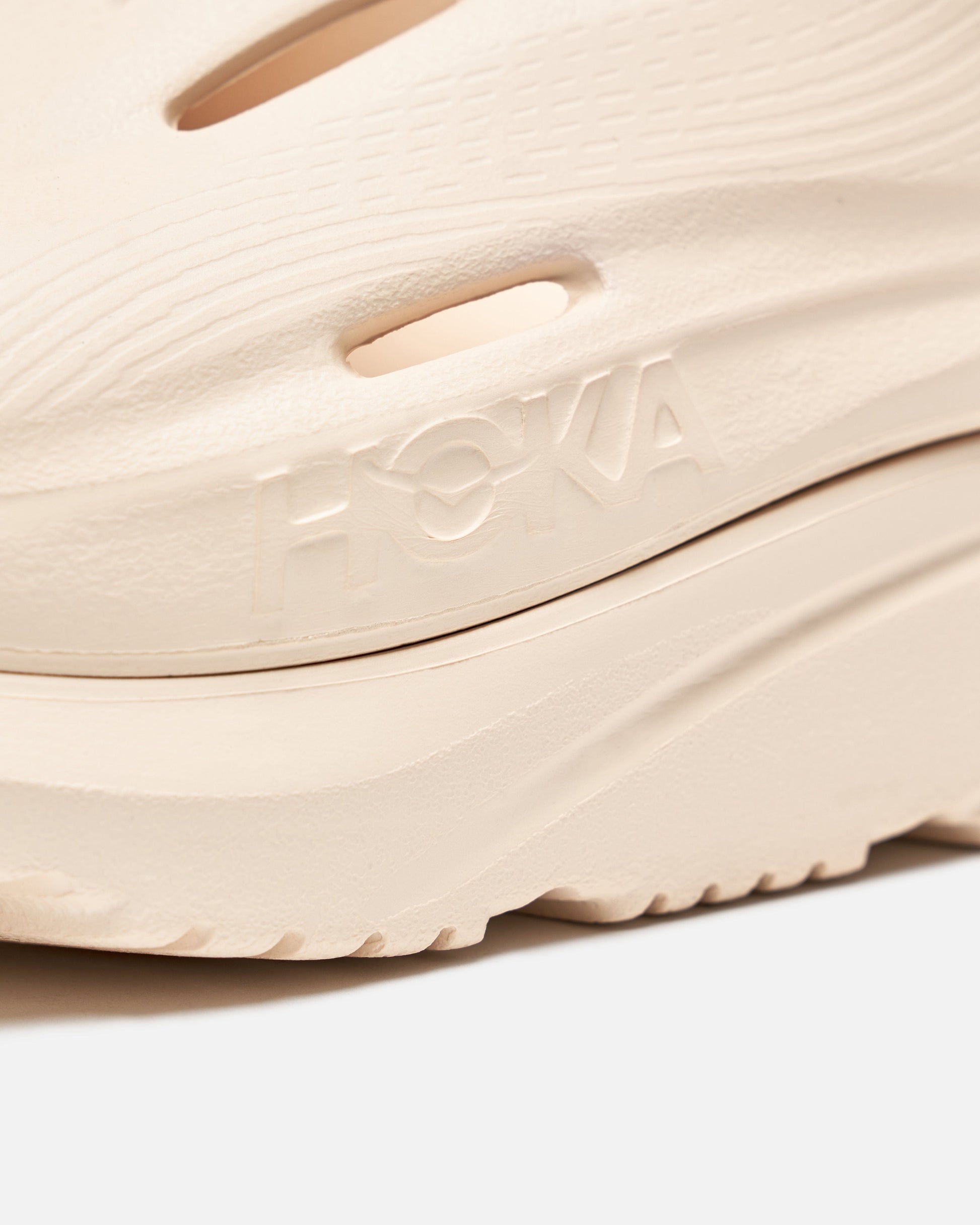 HOKA Men's Sneakers U Ora Recovery Slide 3 in Vanilla