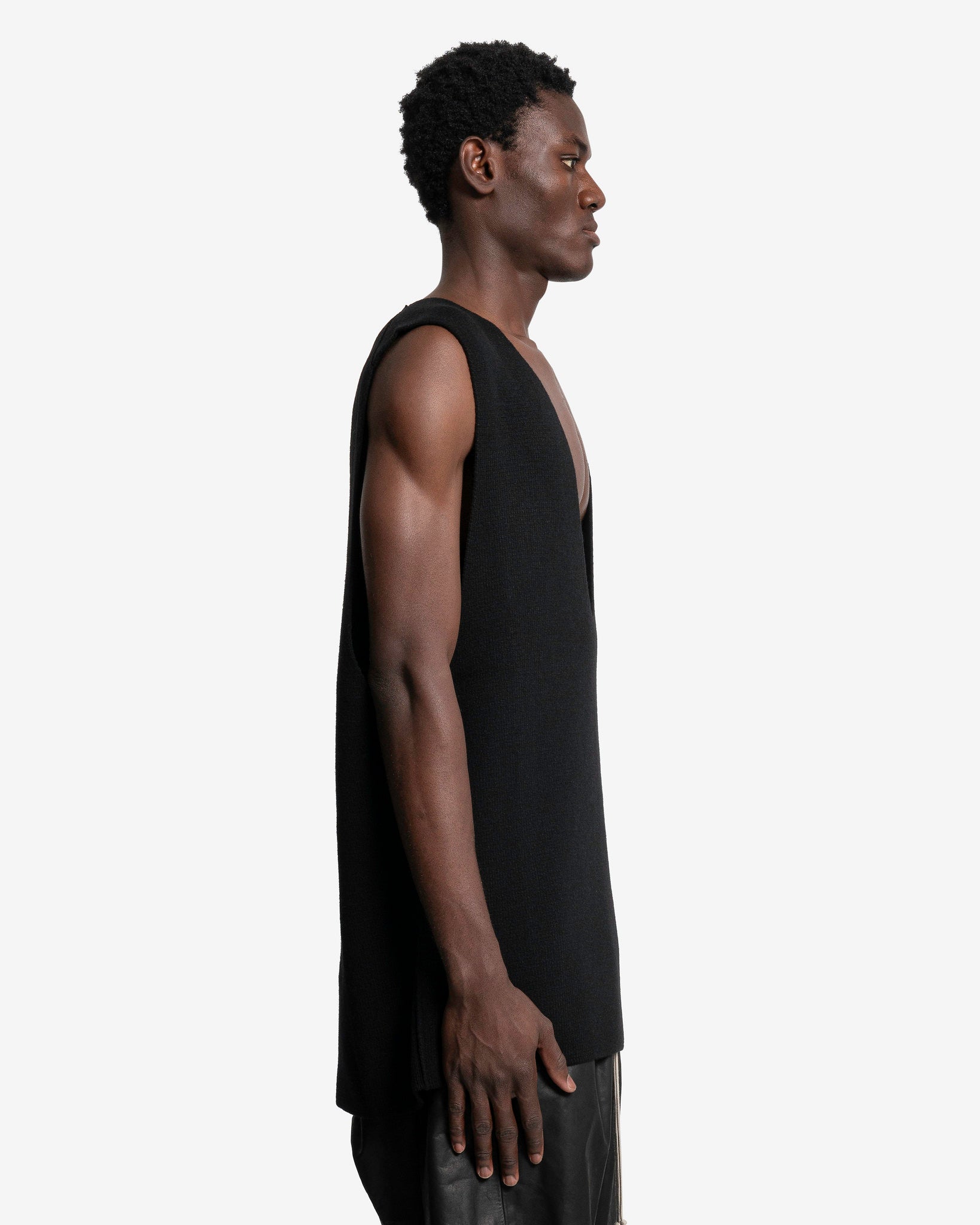Rick Owens Men's T-Shirt O/S V-Tank in Black
