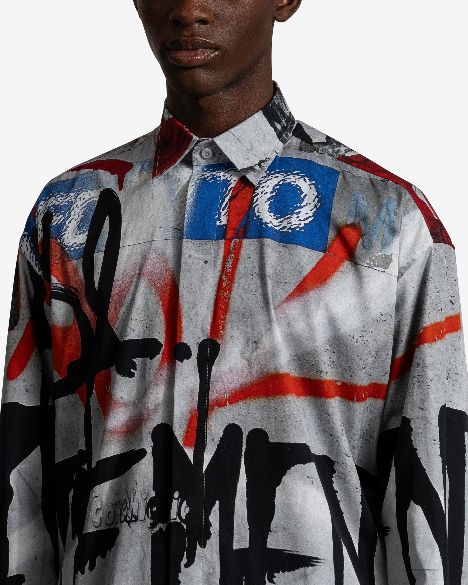 VETEMENTS Men's Shirts VETEMENTS Graffiti Shirt in Grey