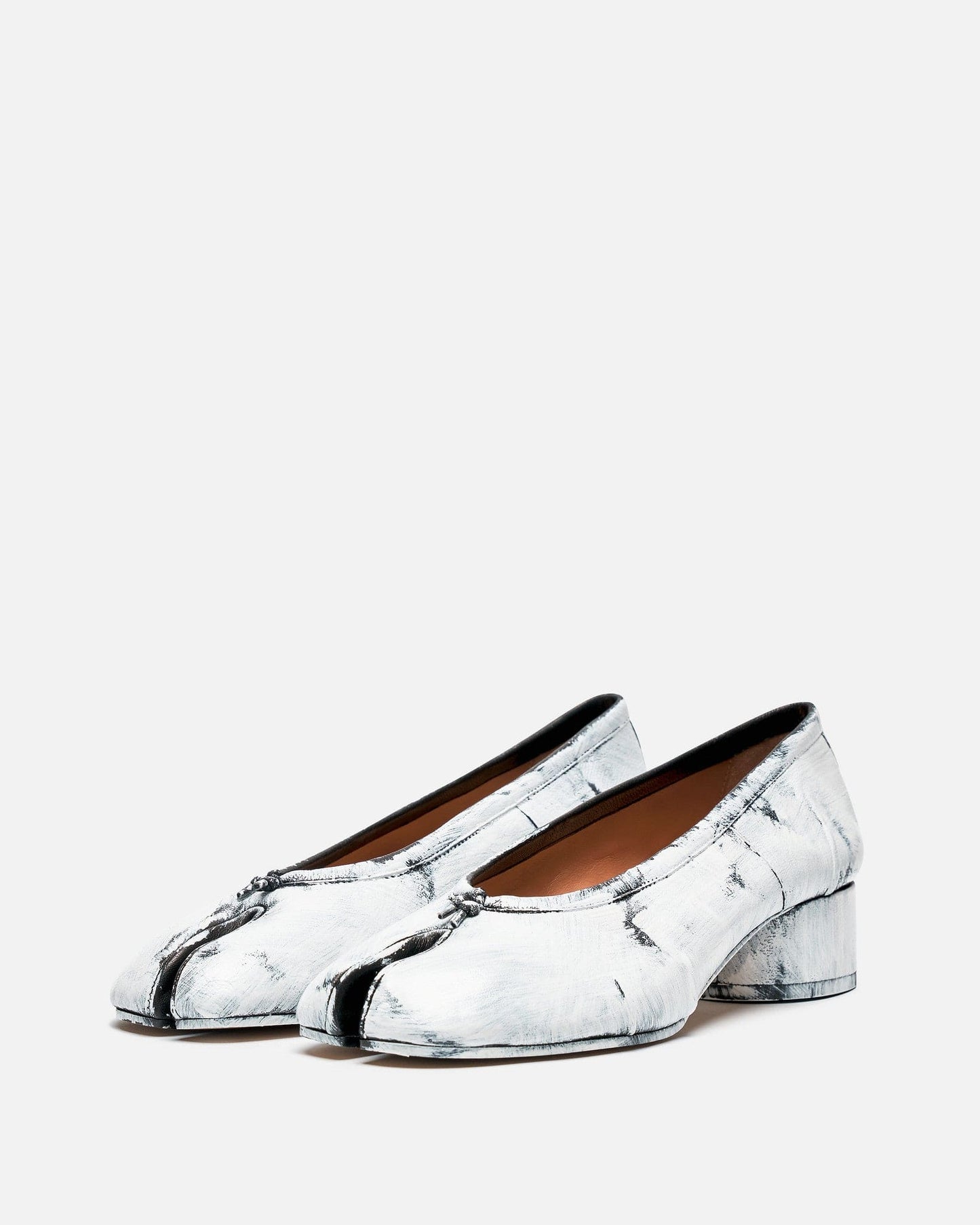 Maison Margiela Women Heels Vintage Leather Tabi Ballerina Heels in Black/White
