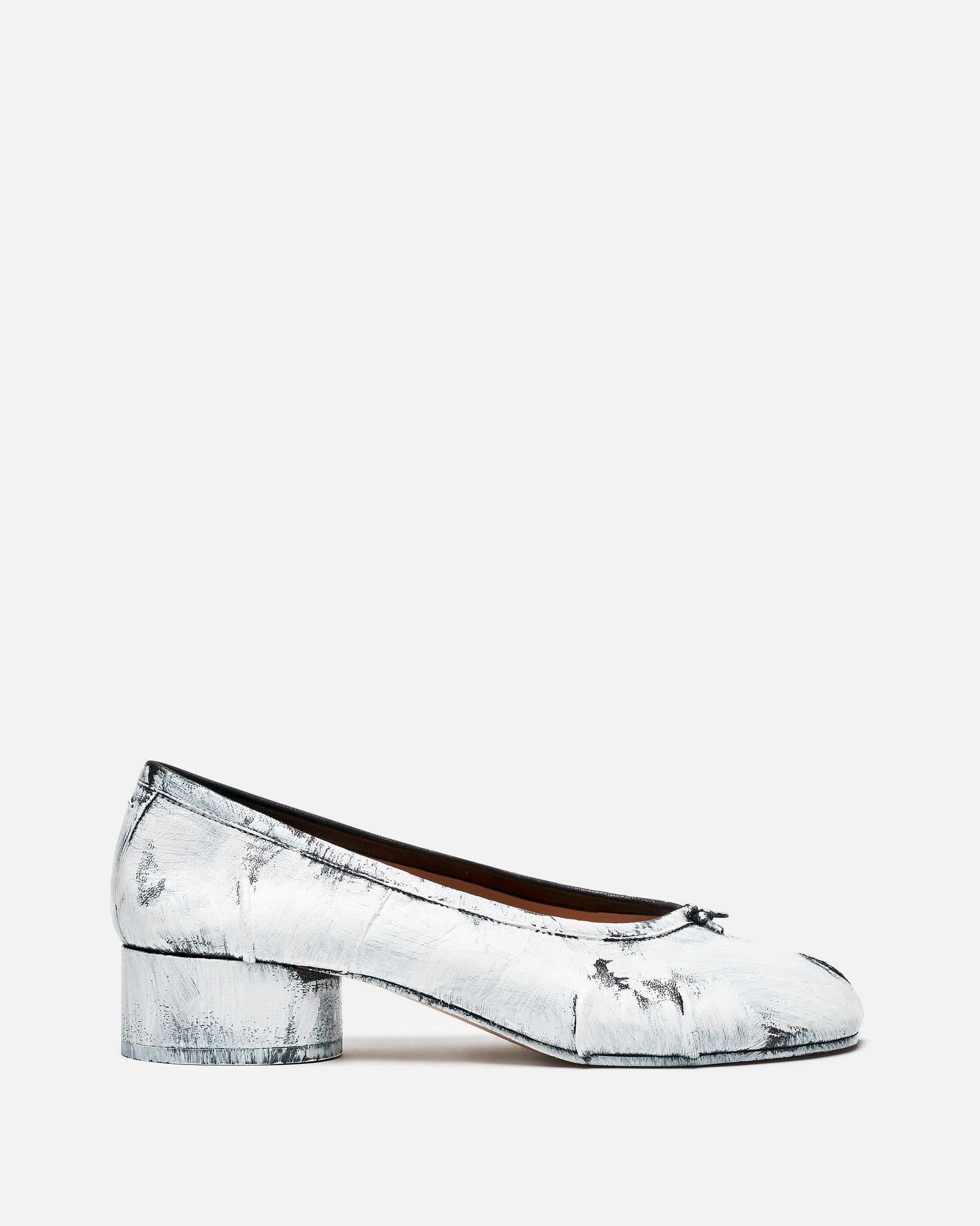 Maison Margiela Women Heels Vintage Leather Tabi Ballerina Heels in Black/White