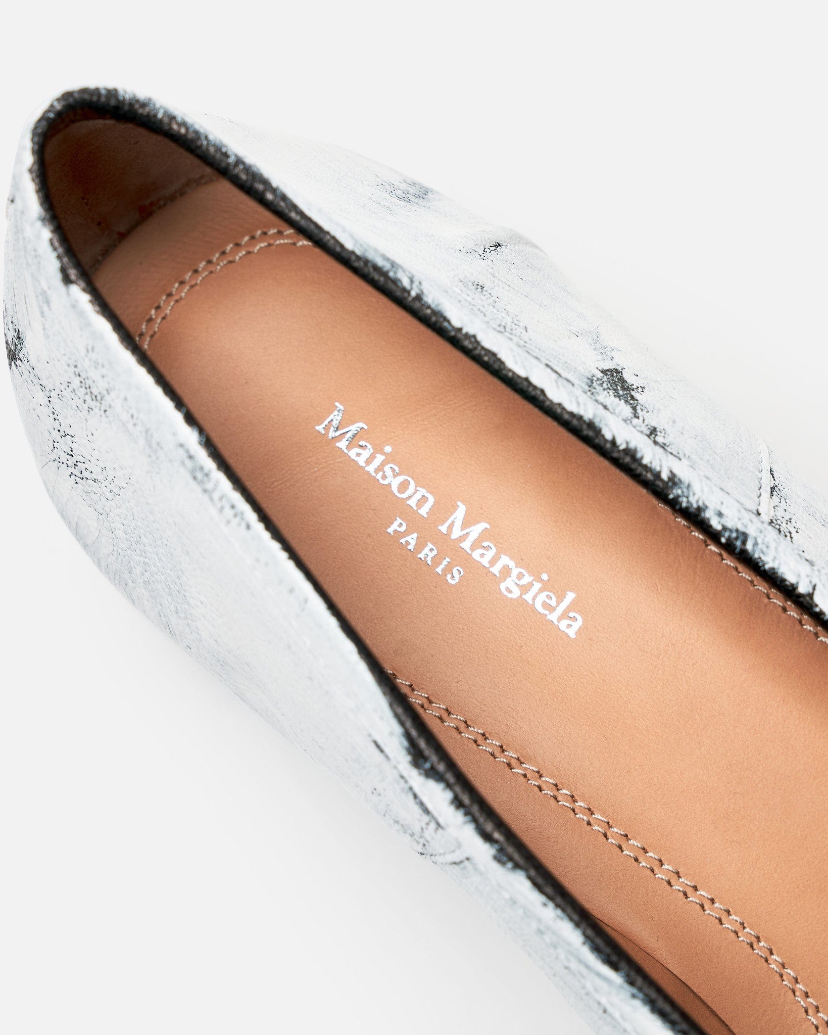 Maison Margiela Women Heels Vintage Leather Tabi Ballerina Heels in Black/White