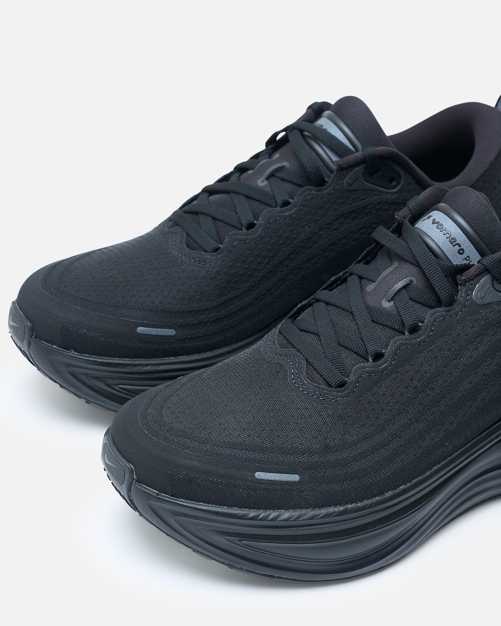 Nike Men's Sneakers Vomero Plus QS 'Black'