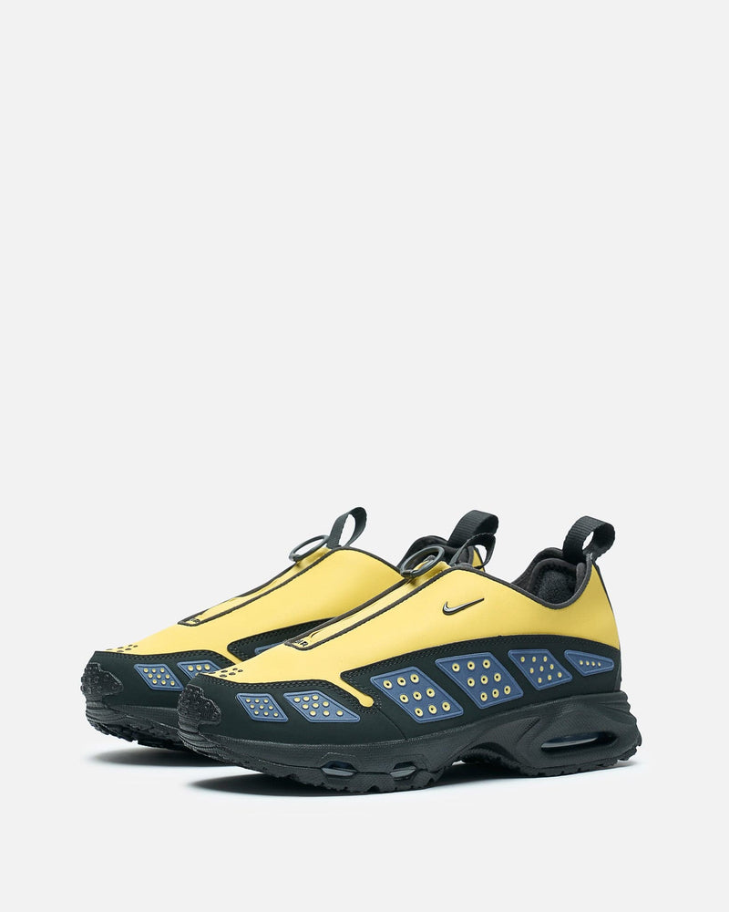 Nike Men's Sneakers W Nike Air Max SNDR in Saturn Gold/Off Noir