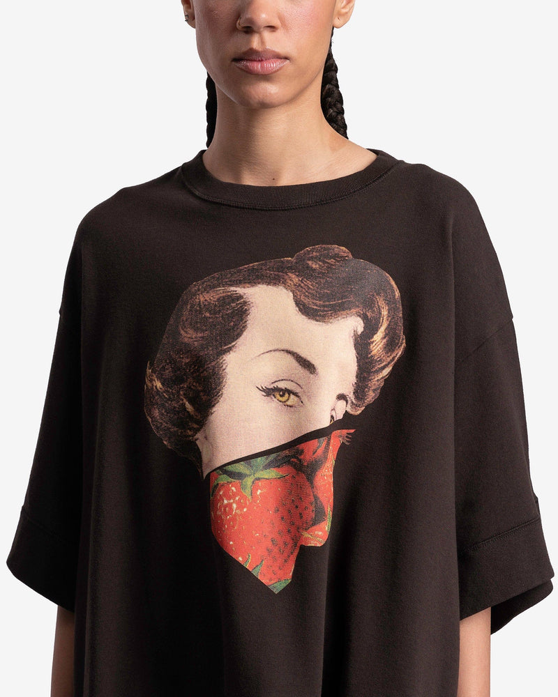 Undercover Women T-Shirts Women's Oversized Graphic Print T-Shirt in Dark Brown