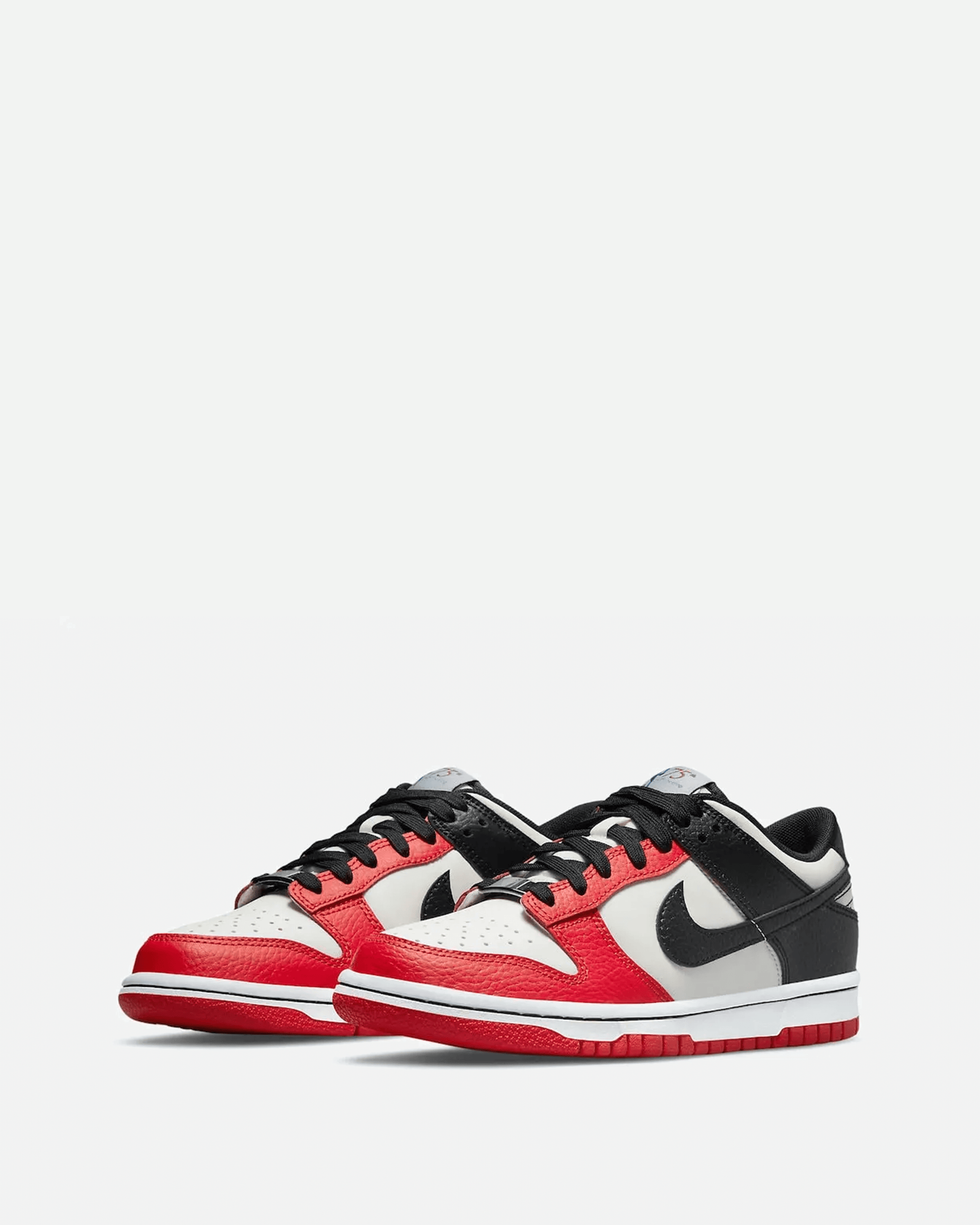 dunk low emb chicago on feet