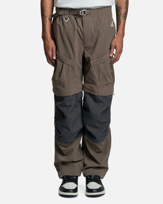 Nike Men's Pants ACG Smith Summit Cargo Pants in Brown