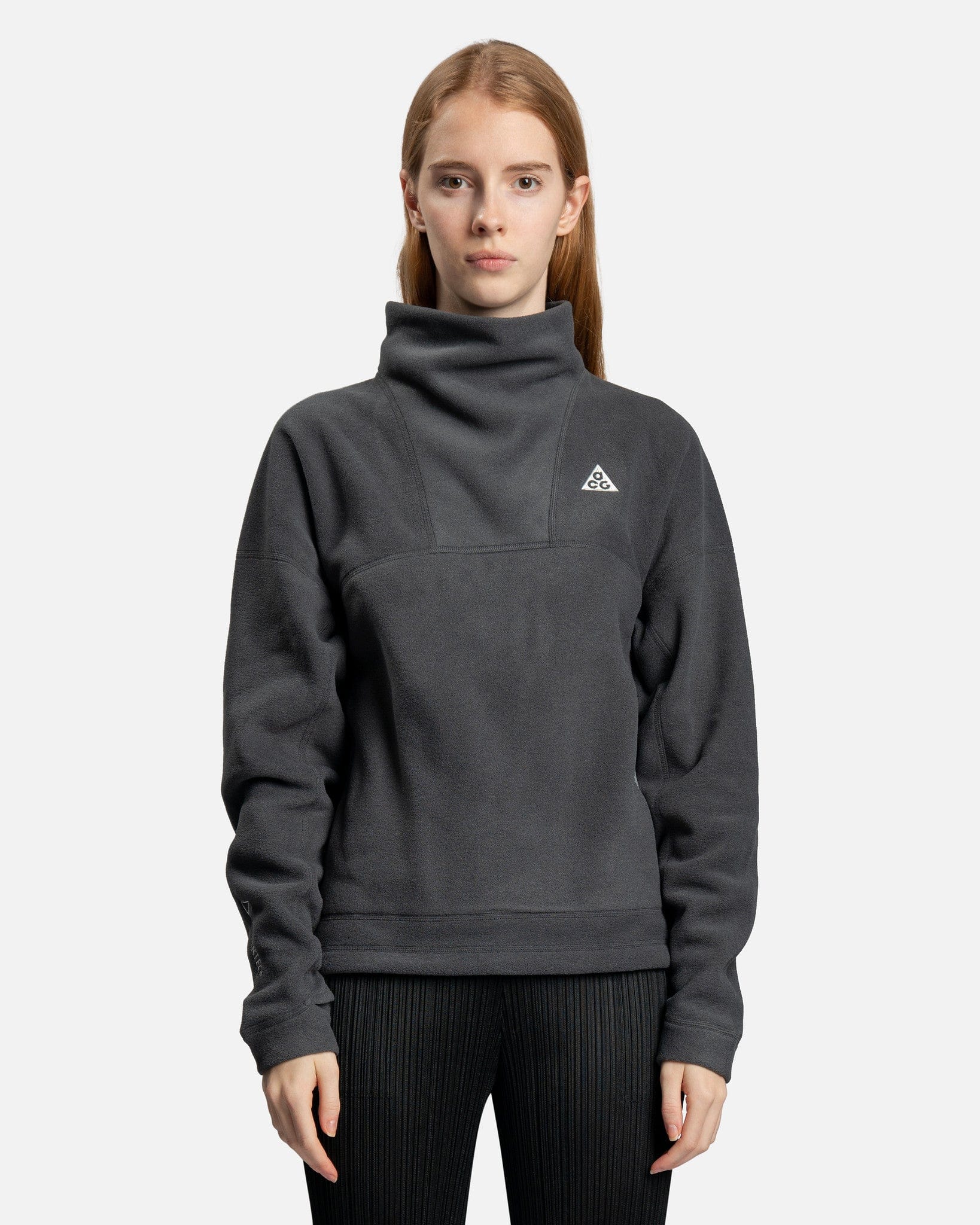 Nike Women Sweaters ACG 'Wolf Tree' in Black