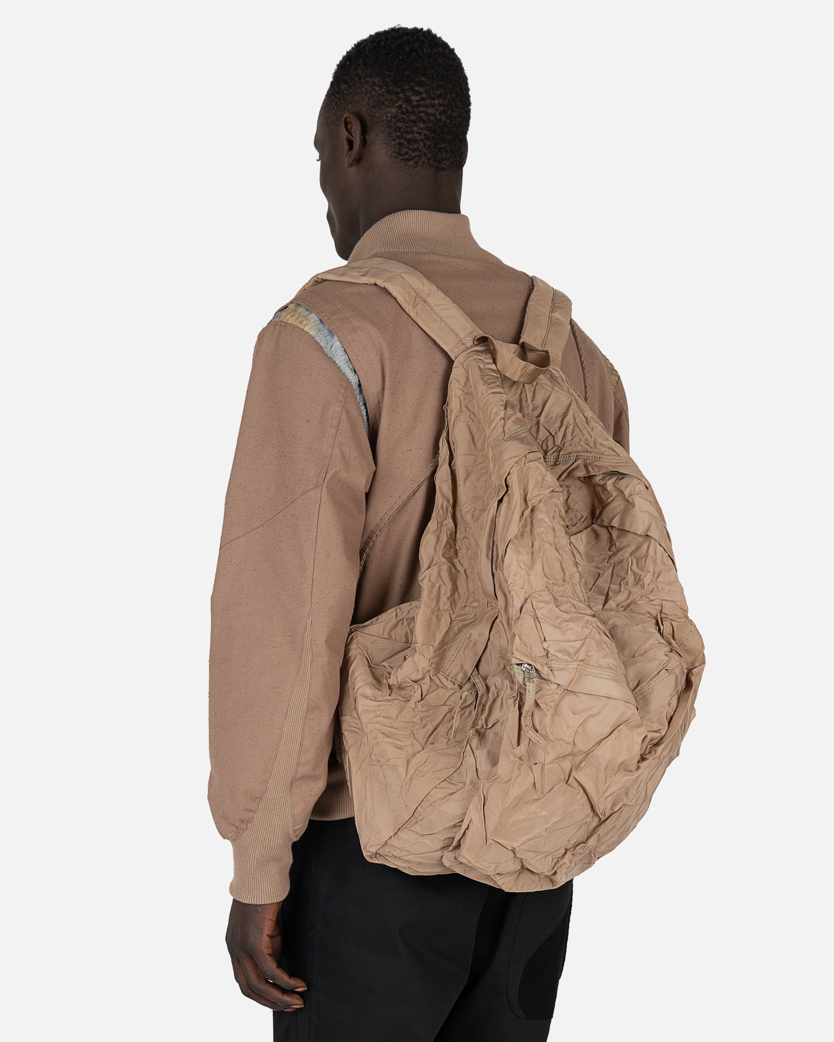 バッグ Kanghyuk airbag oversized Backpack Airbag Embossed Backpack in Dark Beige – SVRN