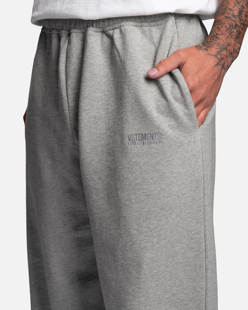 VETEMENTS Baggy Sweatpants in Grey Melange