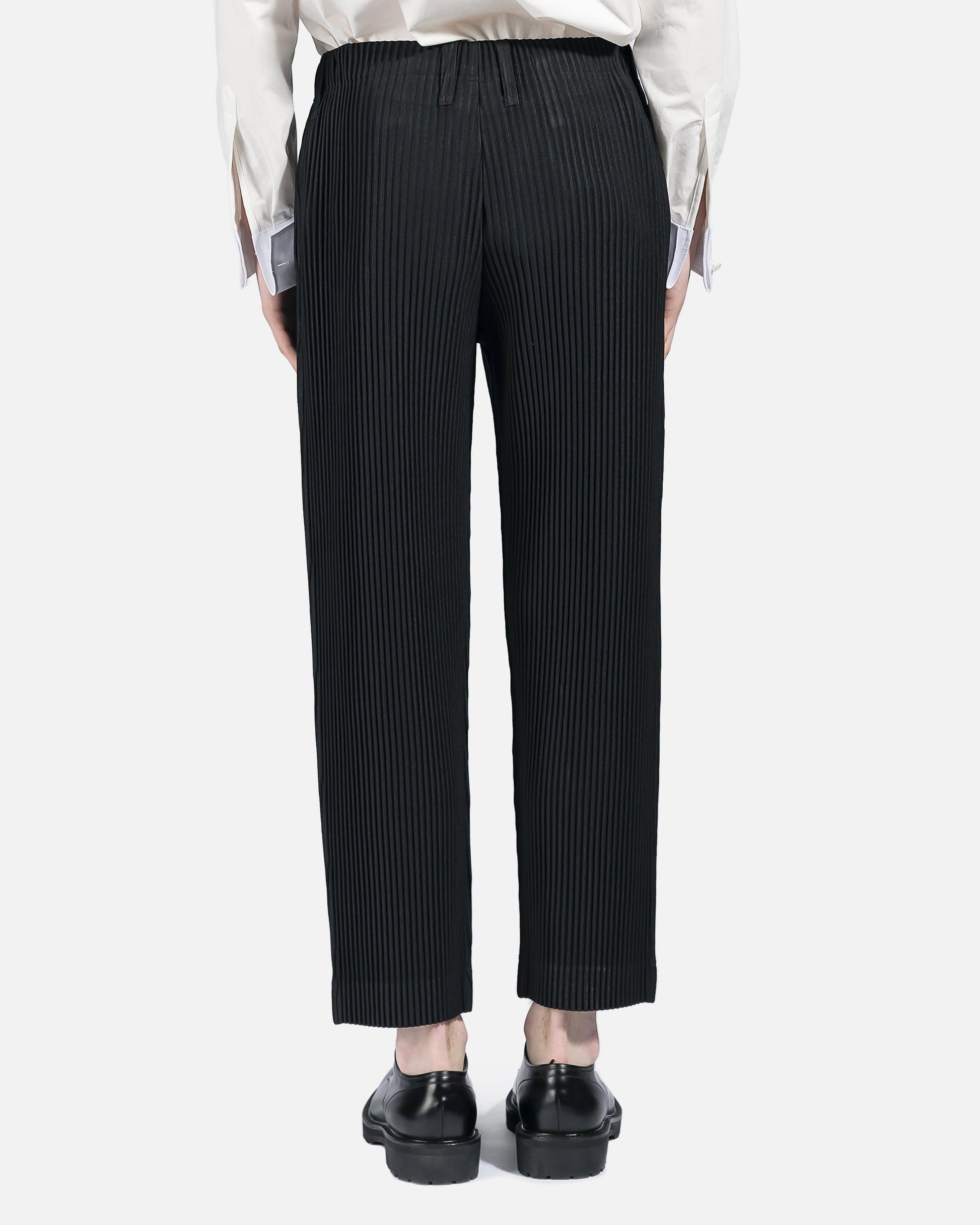 Homme Plissé Issey Miyake Men's Pants Basics Pleated Trousers in Black