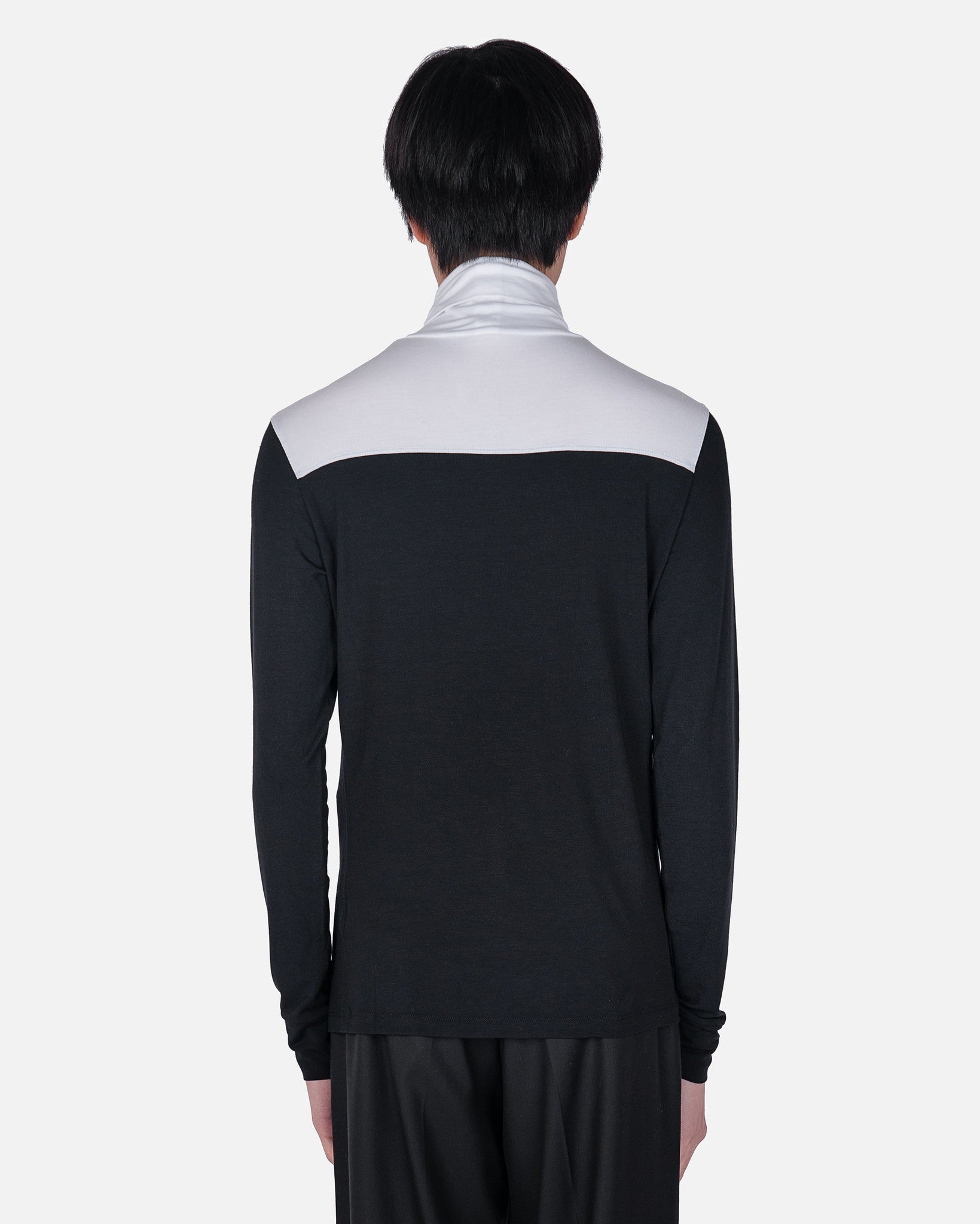 Raf Simons Mens Sweater Bicolor Turtle with R Embroidery in Black/White