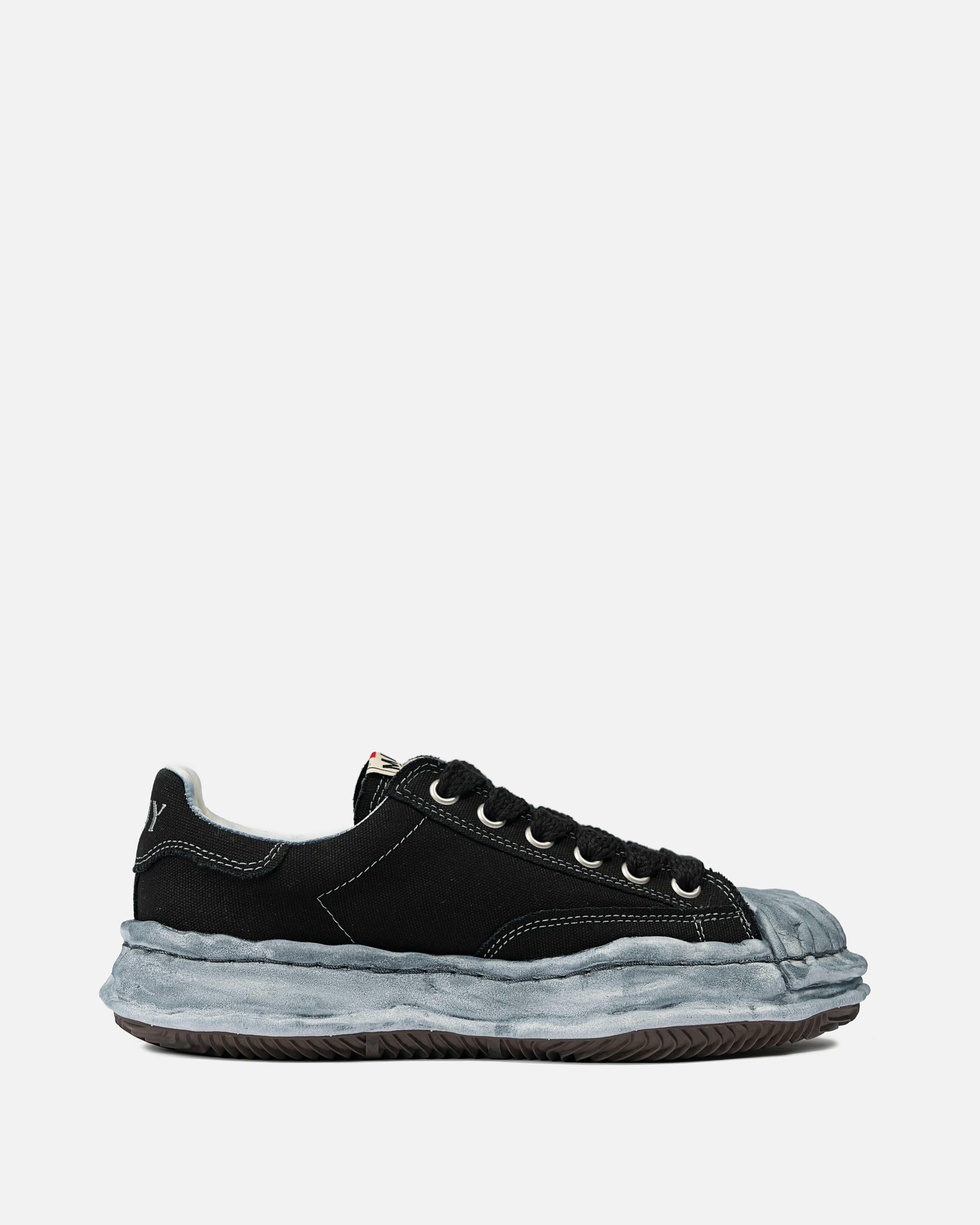 Blakey Low-top Sneakers in Black – SVRN