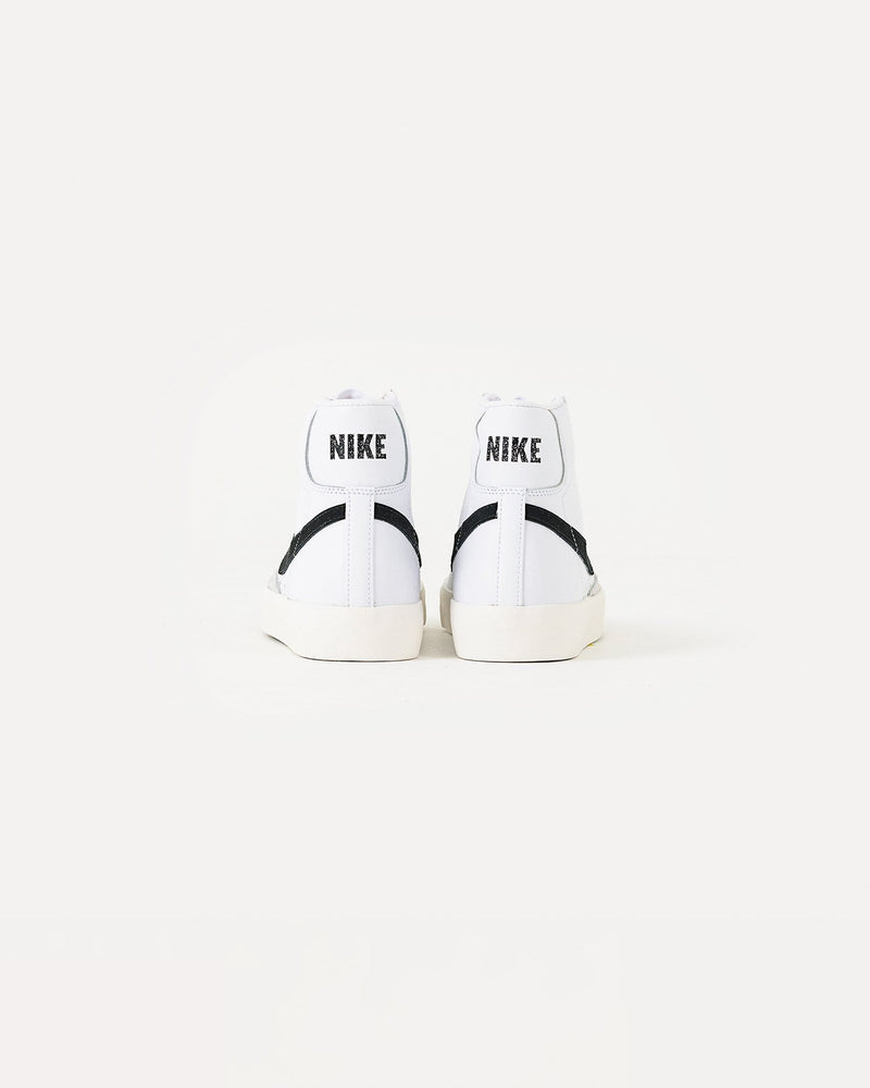 Nike Men's Sneakers Blazer 77 Mid Vintage in White/Black