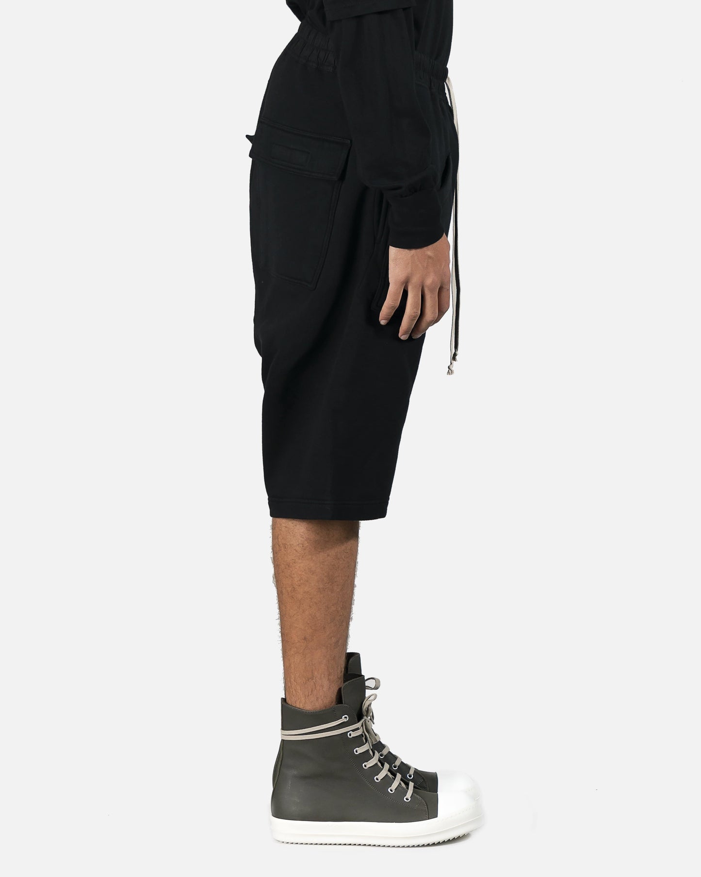 Rick Owens DRKSHDW Men's Shorts Cargo Drawstring Pod Shorts in Black