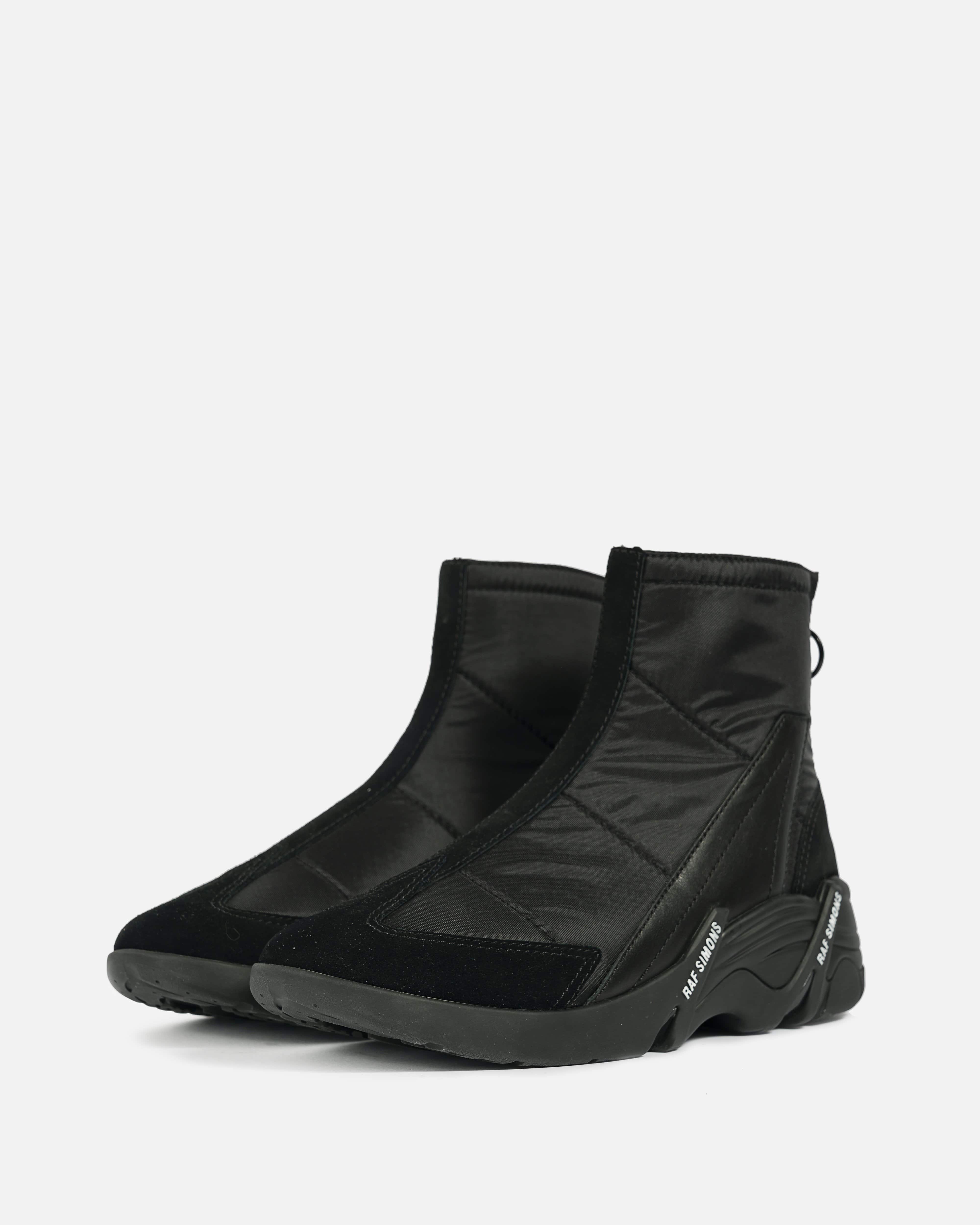 Cylon-22 in Black – SVRN