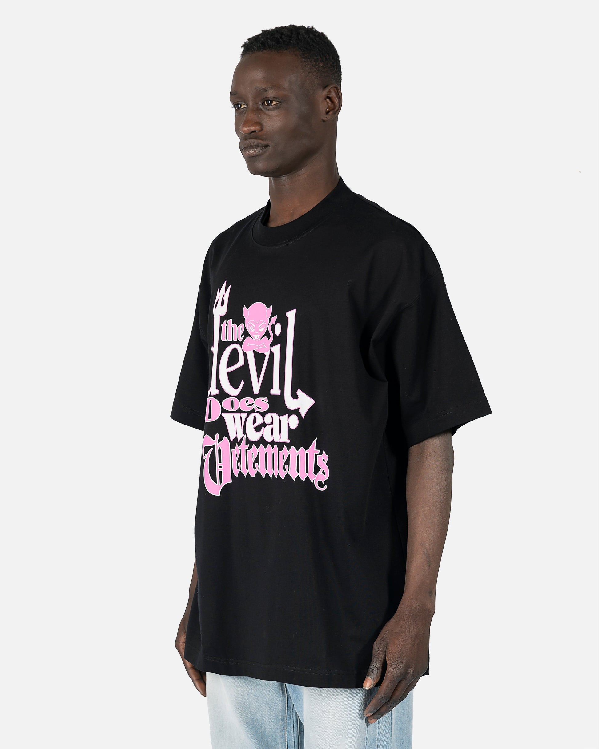 Devil Does Wear VETEMENTS T-Shirt in Black – SVRN