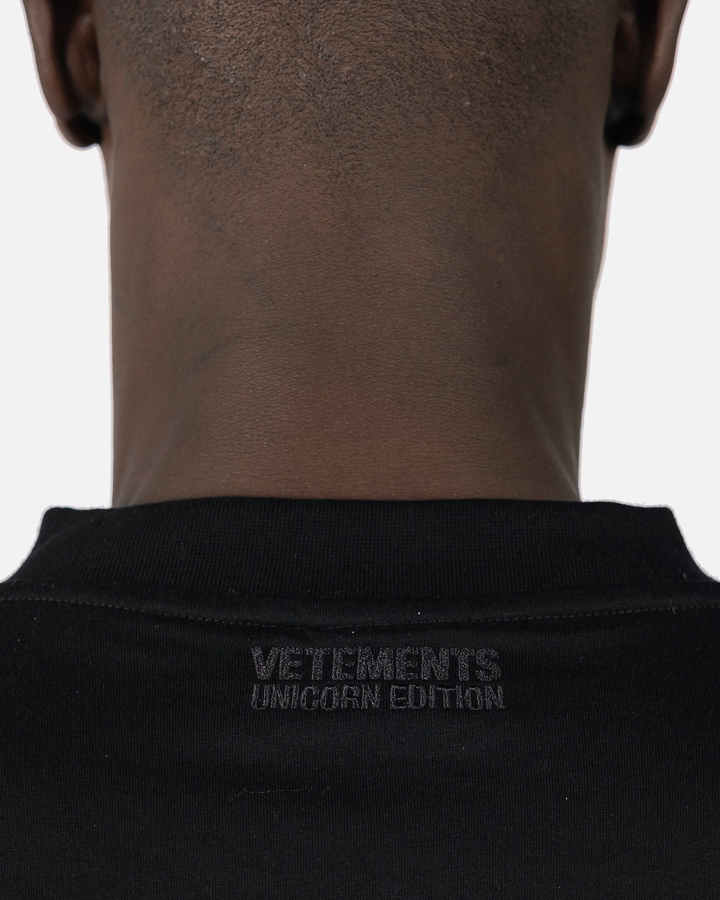VETEMENTS Men's T-Shirts Everyone Can be a Unicorn T-Shirt in Black
