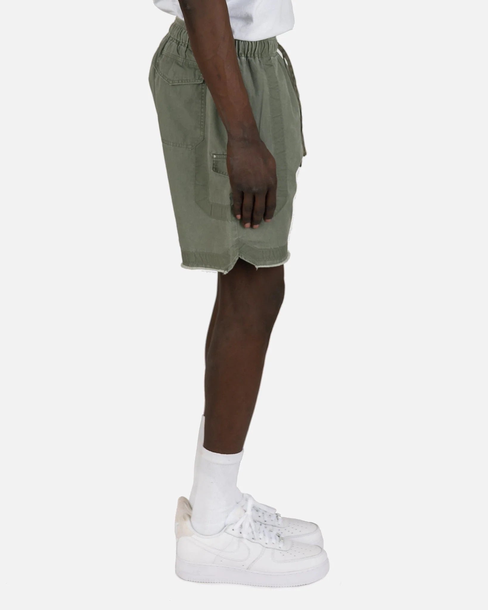 John Elliott Men's Shorts Frame Cargo Shorts in Olive