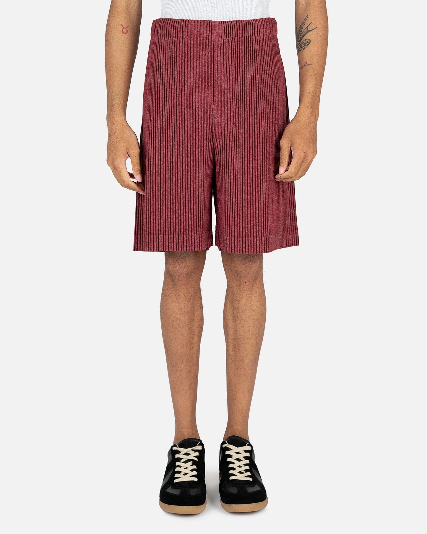 Homme Plissé Issey Miyake Men's Shorts Heather Pleats Shorts in Red