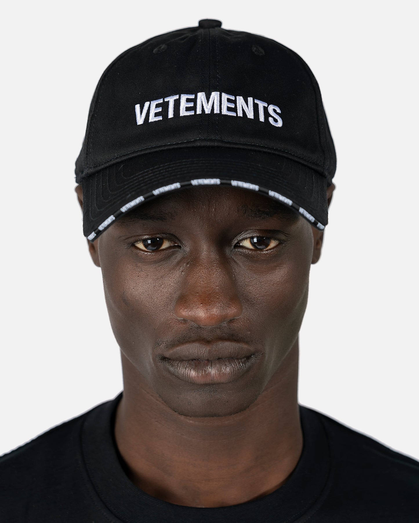 VETEMENTS Men's Hats Iconic Logo Cap in Black