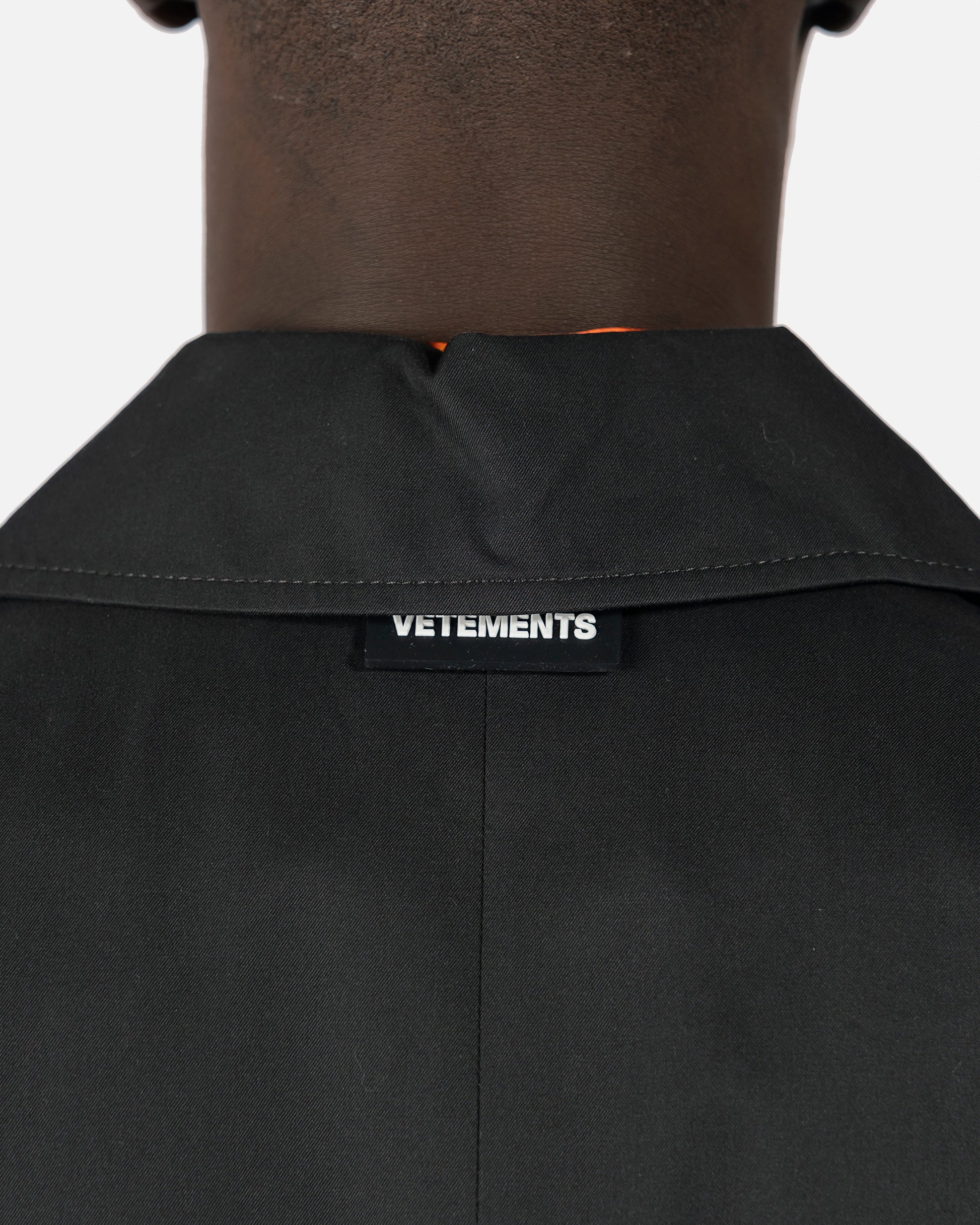VETEMENTS Men's Coat Label Car Coat in Black