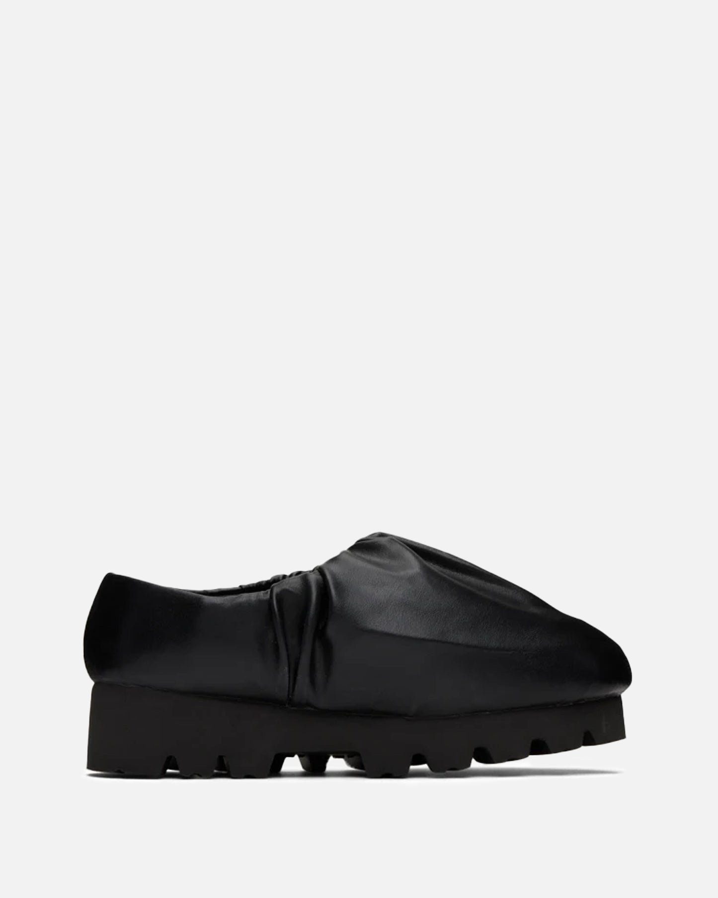 YUME YUME Men's Shoes Low Camp Shoe in Black