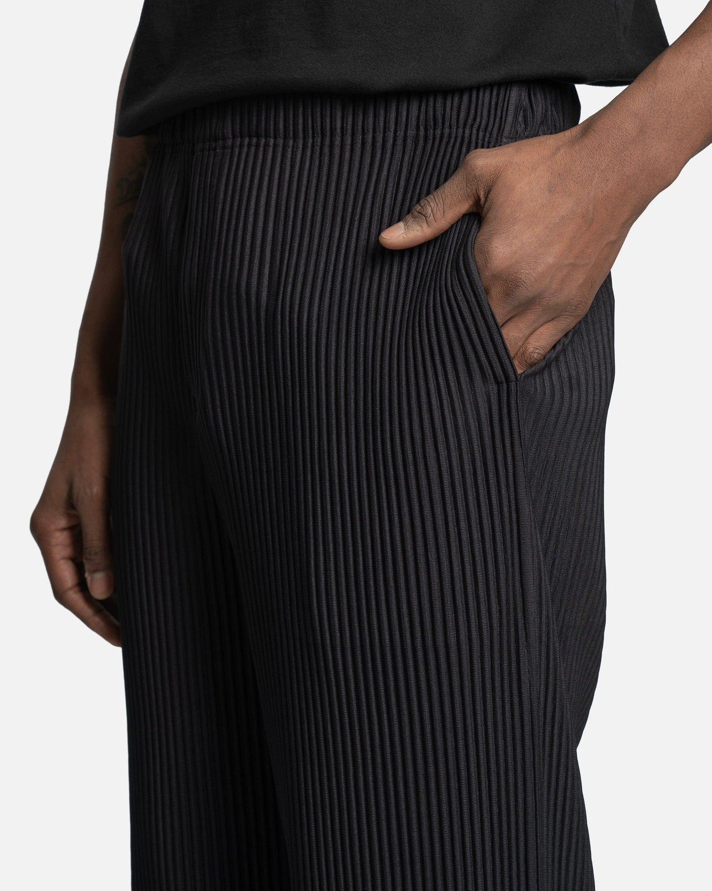 Homme Plissé Issey Miyake Men's Pants MC January Loose Fit Pants in Darkness Brown