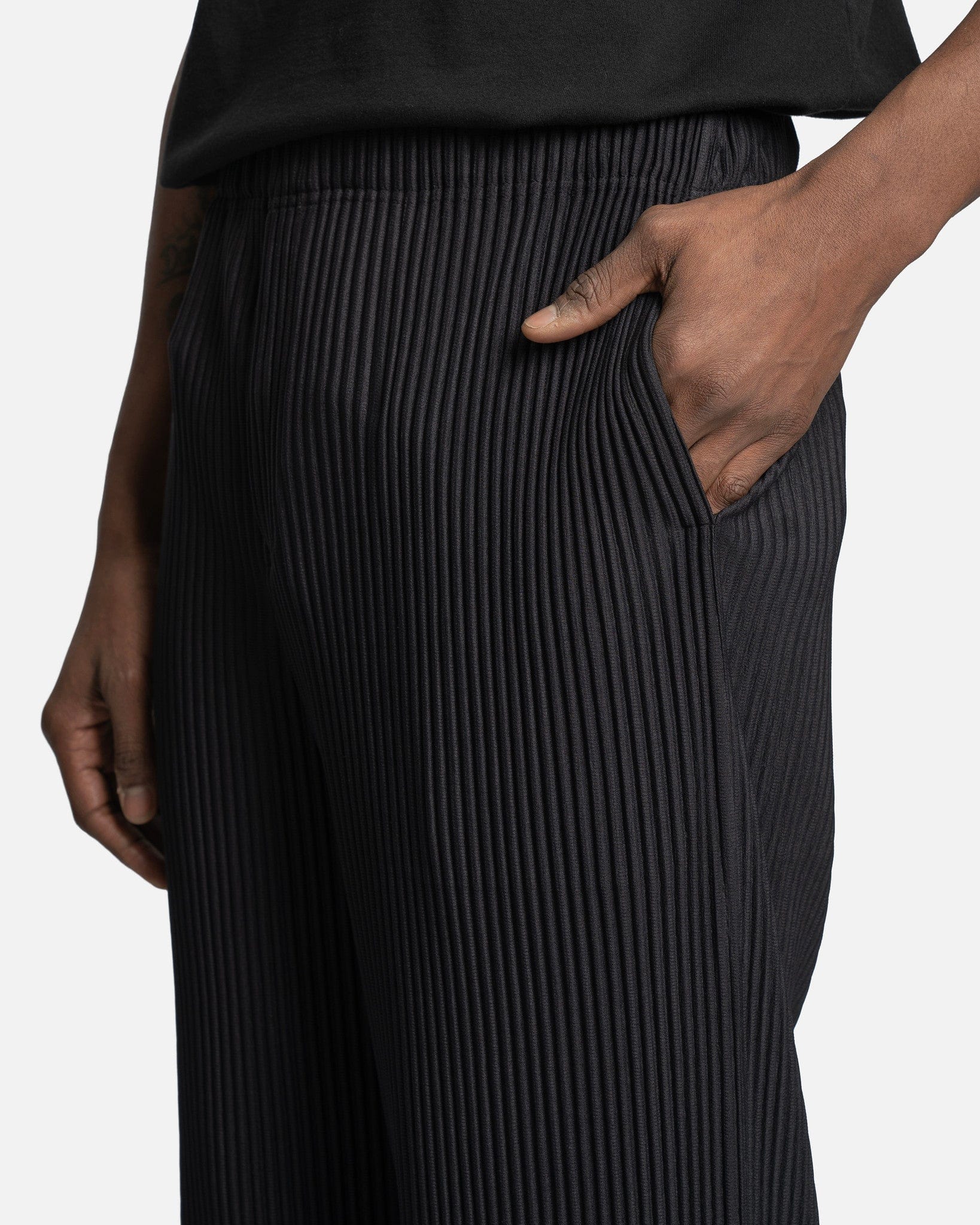 Homme Plissé Issey Miyake Men's Pants MC January Loose Fit Pants in Darkness Brown