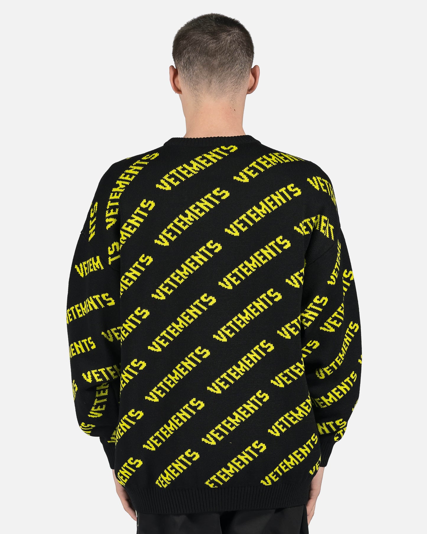 VETEMENTS Men's Sweatshirts Monogram Knitted Sweater in Black/Yellow