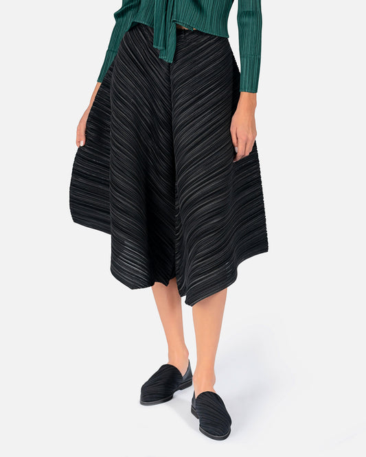 Pleats Please Issey Miyake Women Pants Monthly Colors Pleated Pants in Black