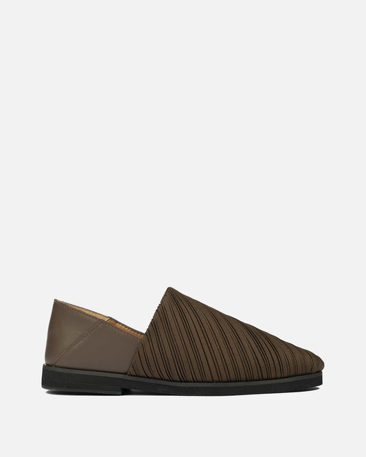 Pleats Please Issey Miyake Women's Shoes Pleats Slip-On Loafer in Brown