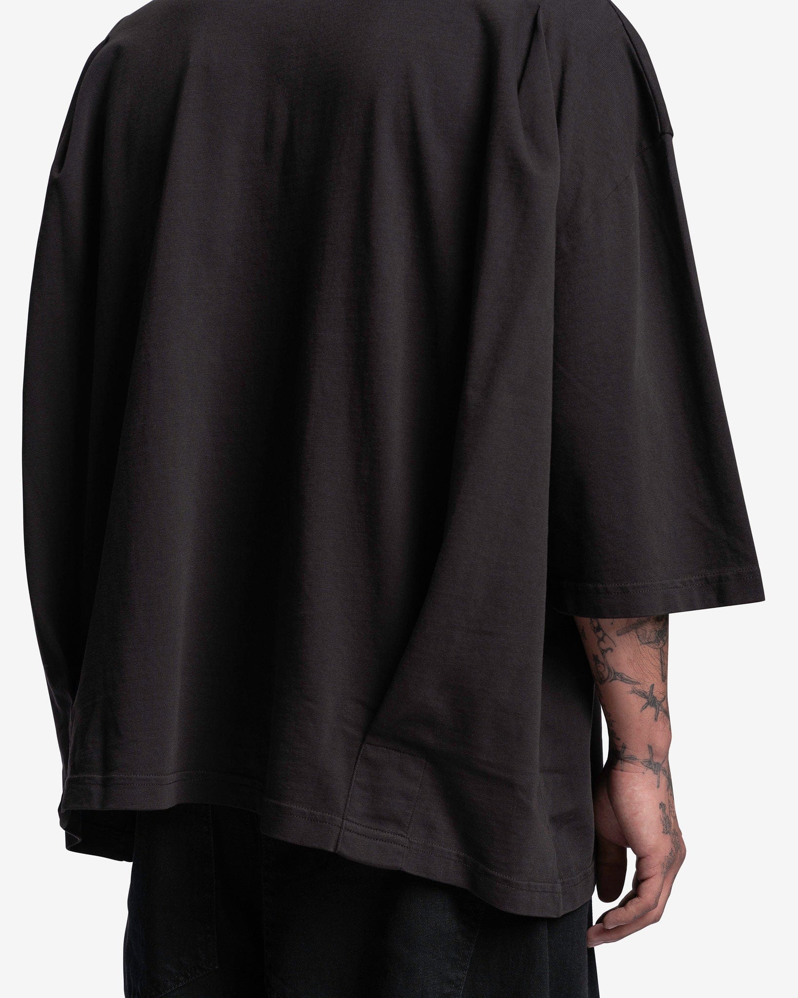 SS Buffalo T-Shirt in Solid Black – SVRN