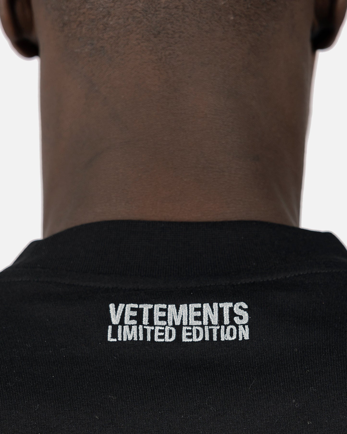VETEMENTS Men's T-Shirts World Tour T-Shirt in Black